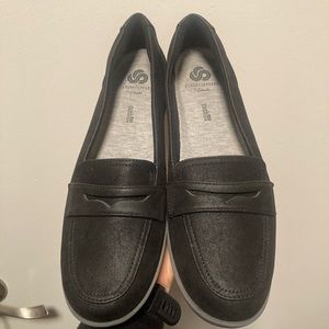 Clark’s Cloud stepper slip on black flats New size 9.5